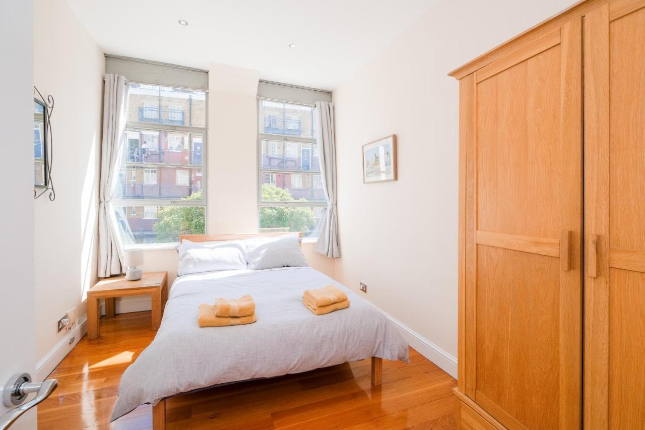 Lovely 2 Bed Flat In Canal Side Gated Development Appartement Londen Buitenkant foto
